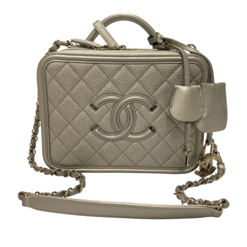 CHANEL 香奈兒 CC FILIGREE VANITY CASE 化妝包 側背包 牛皮 荔枝皮 灰銀色 銀釦-0