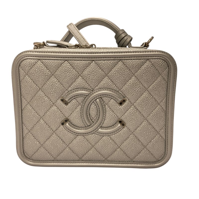 CHANEL 香奈兒 CC FILIGREE VANITY CASE 化妝包 側背包 牛皮 荔枝皮 灰銀色 銀釦-1