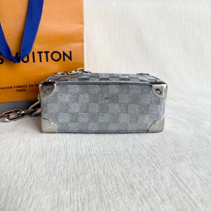 LV 銀色棋盤格soft trunk盒子包 Mini 芯片款  18*13*7 98新配件塵袋 肩帶-4