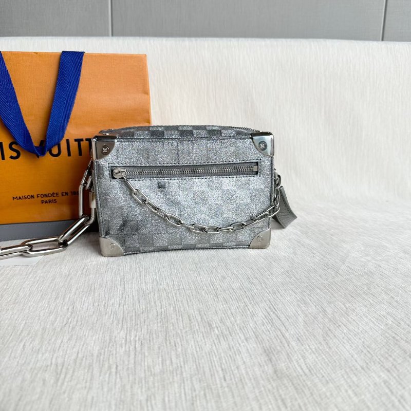 LV 銀色棋盤格soft trunk盒子包 Mini 芯片款  18*13*7 98新配件塵袋 肩帶-5