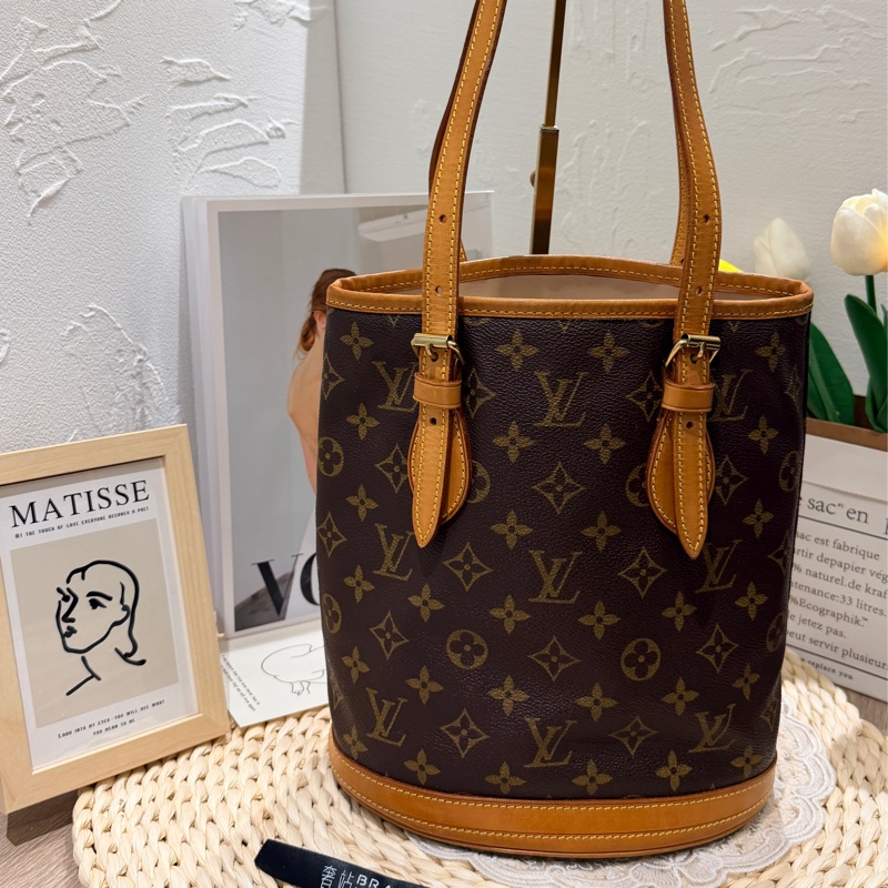 Louis Vuitton Monogram Petit Bucket 水桶包-0