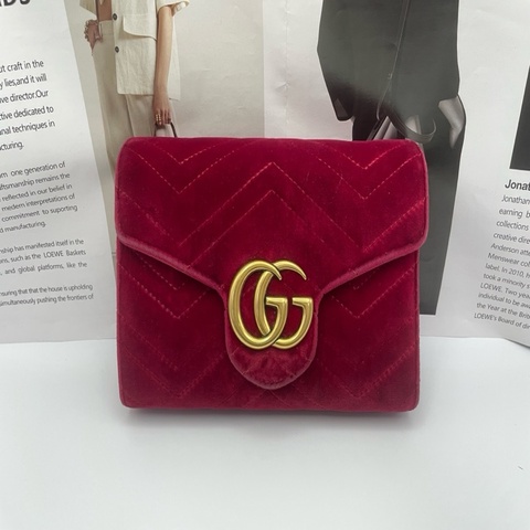 古馳 Gucci 馬蒙woc 鏈條包 天鵝絨 紅色