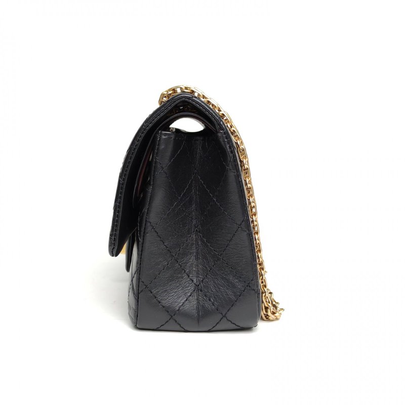CHANEL 2.55口蓋包小號24黑色牛皮晶片金扣肩背包-1