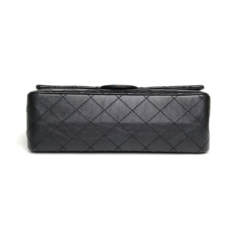 CHANEL 2.55口蓋包小號24黑色牛皮晶片金扣肩背包-4