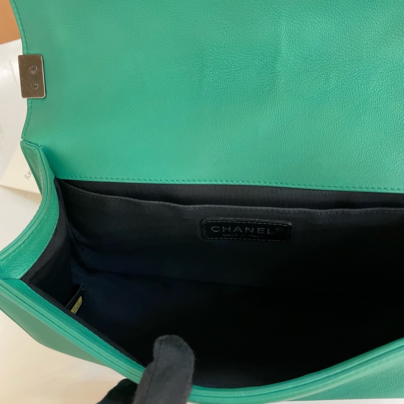 Chanel Leboy薄荷綠中號经典菱格纹牛皮17開 無卡 無盒子 有塵袋 尺寸 底長25*高15cm-7