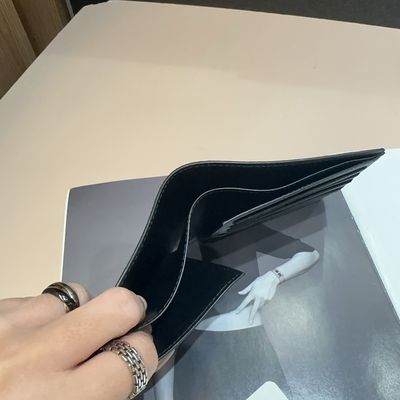 Lv 黑灰原花Slender對開8卡短夾-6