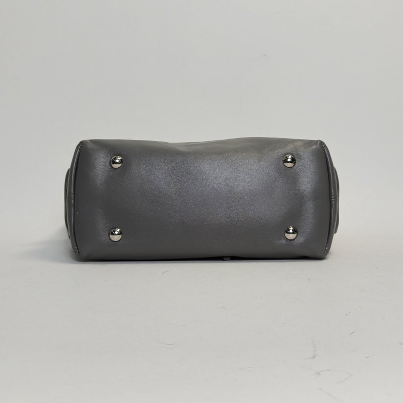 LOUIS VUITTON CARRYALLCargo小號灰色羊皮銀扣晶片肩背包-4