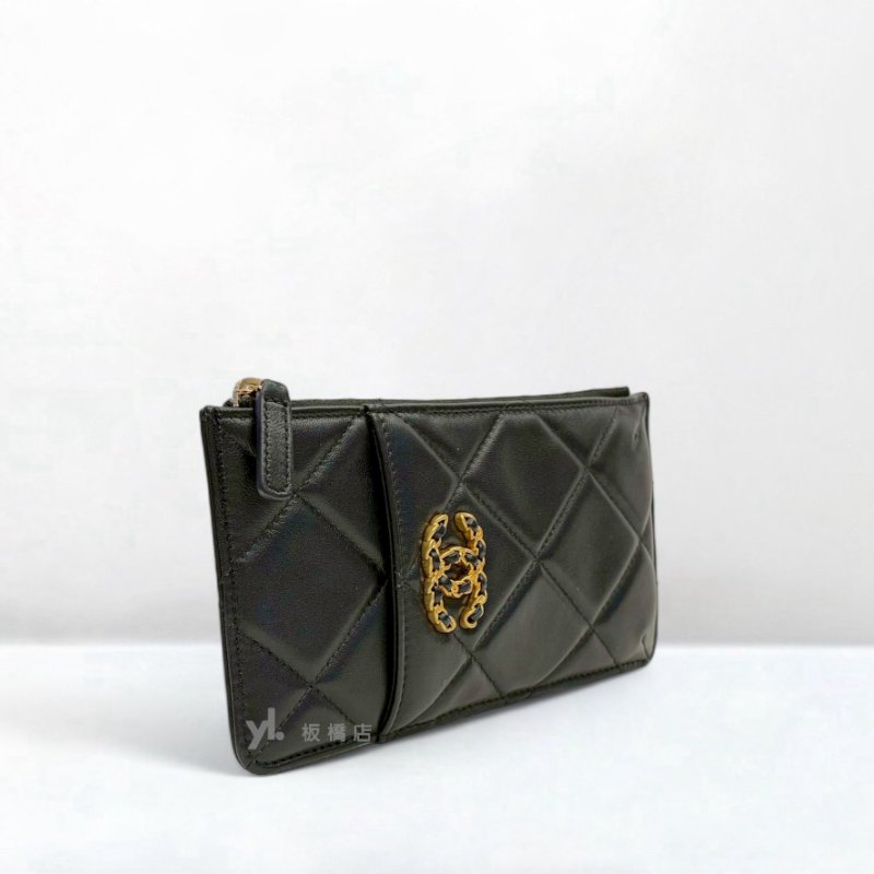 S5039-CHANEL 19黑羊皮一字拉鍊卡夾包AP1182-3