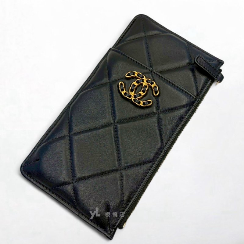 S5039-CHANEL 19黑羊皮一字拉鍊卡夾包AP1182-7