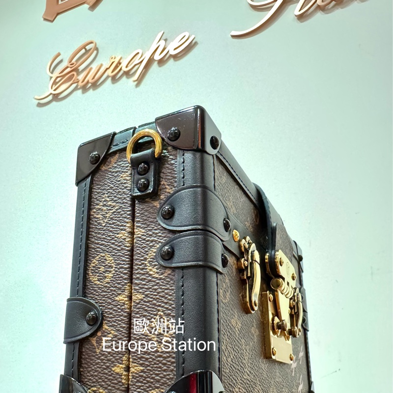 LV Monogram Petite Malle-4