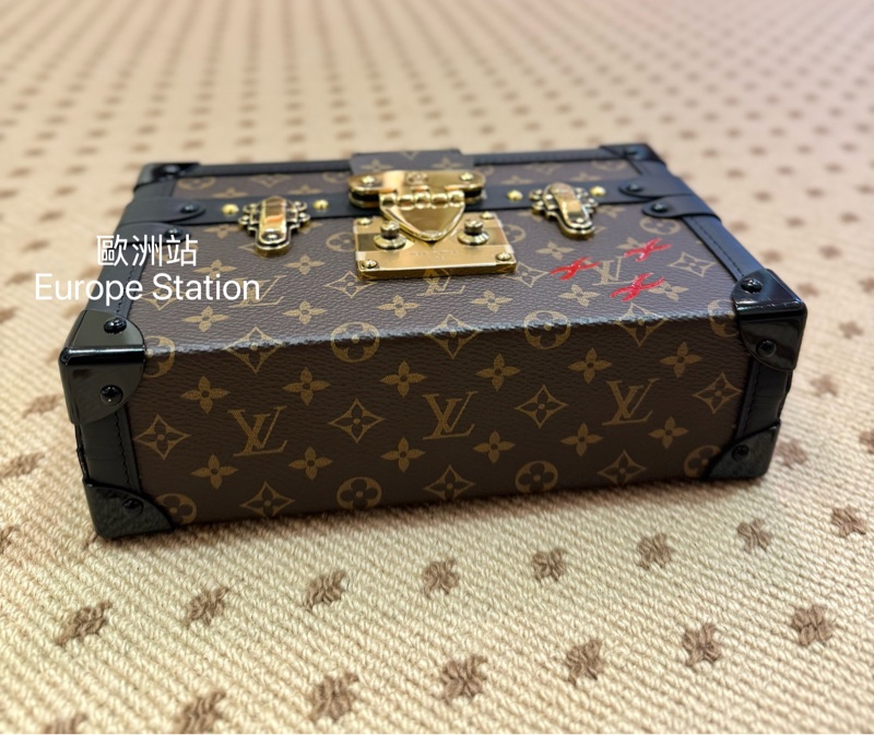 LV Monogram Petite Malle-10