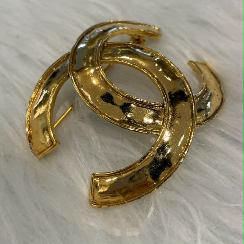 CHANEL 大雙C胸針 金色-1