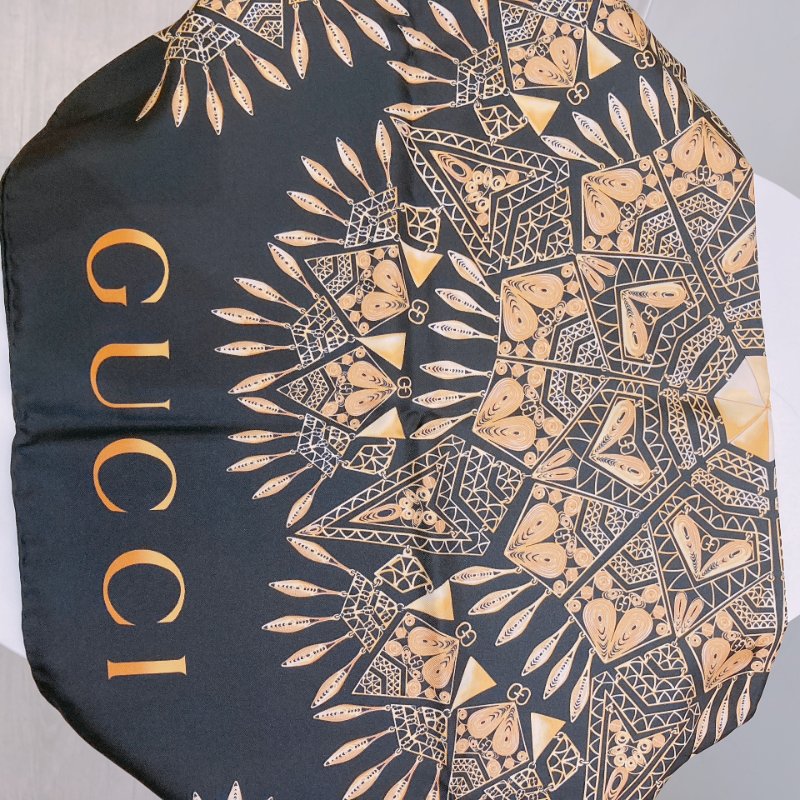 TW4827	Gucci 古馳花花方形圍巾 Mandala Preto E Dourado Scarf 90 x 90cm Silk-4