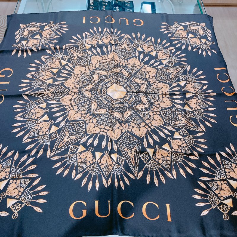 TW4827	Gucci 古馳花花方形圍巾 Mandala Preto E Dourado Scarf 90 x 90cm Silk-9