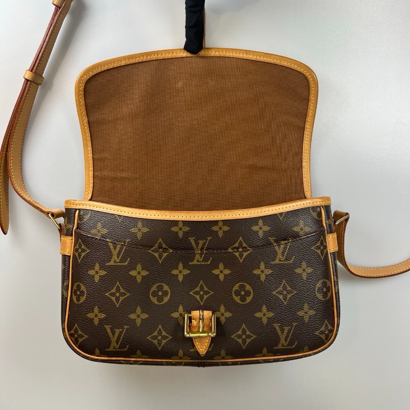 LV M42250  老花法棍包-5
