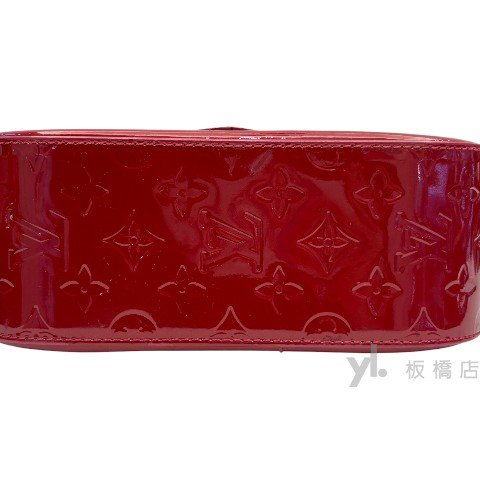Y1904-LV 紅色漆皮肩背馬鞍包 M91728-5