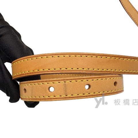 Y1904-LV 紅色漆皮肩背馬鞍包 M91728-8