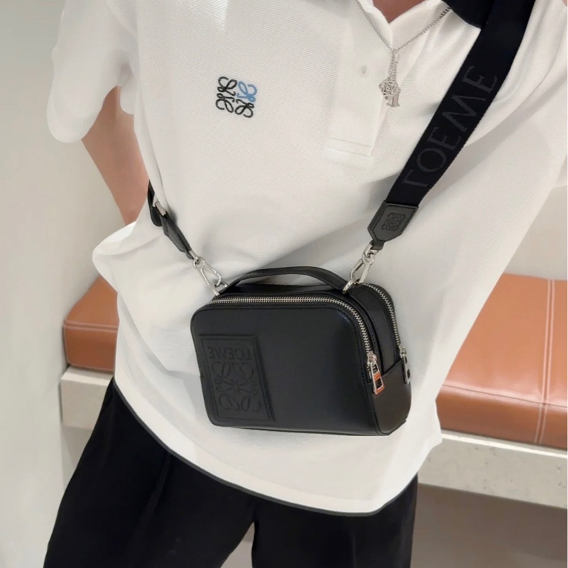 Loewe 相機 斜背包-1