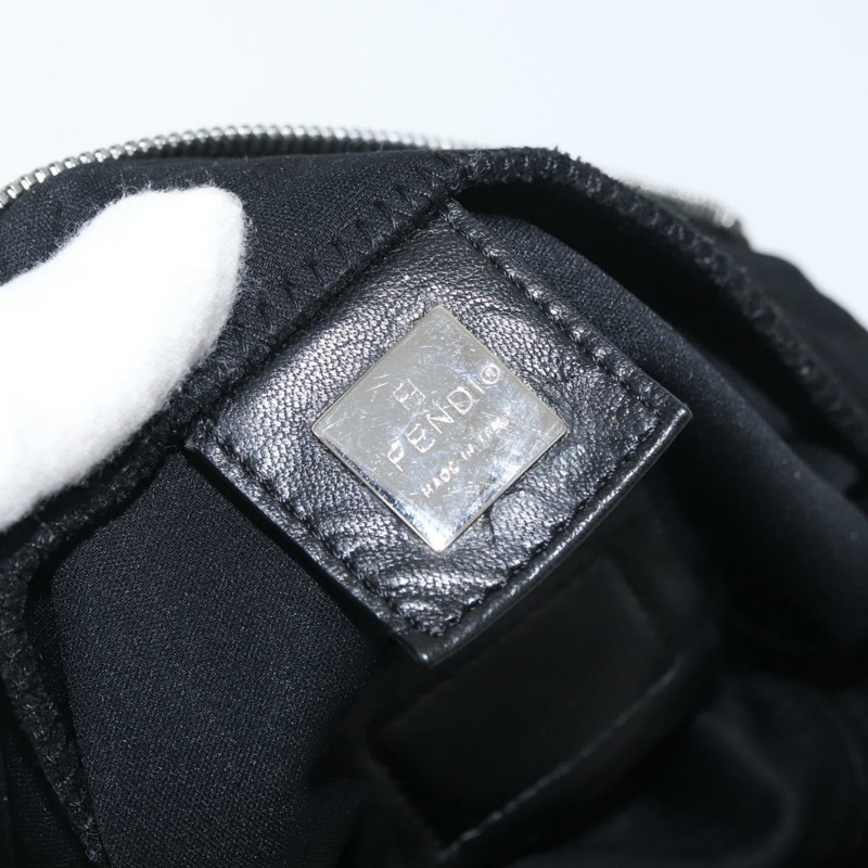 【日本直送】FENDI Mamma Baguette 肩背包 尼龍 黑色 銀色 正品 175505A-17