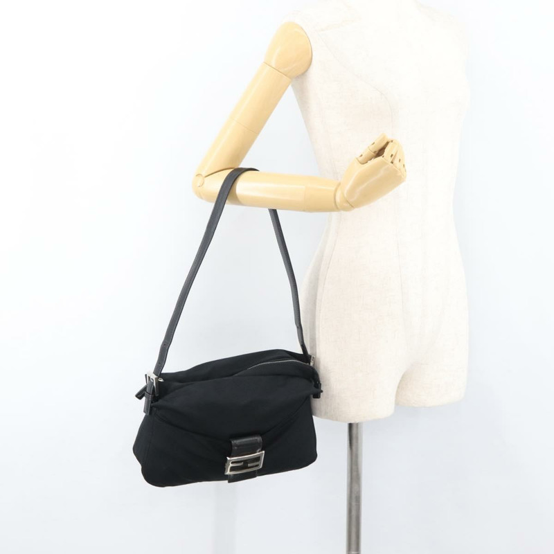 【日本直送】FENDI Mamma Baguette 肩背包 尼龍 黑色 銀色 正品 175505A-22