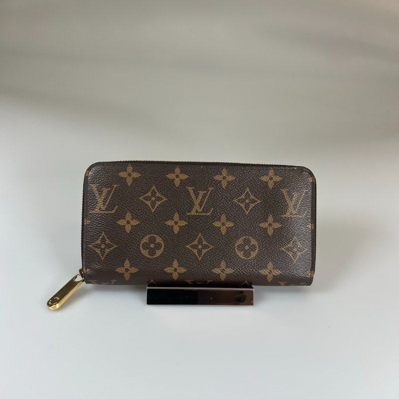 LV M4189 紫紅老花ㄇ字拉鍊長夾-0