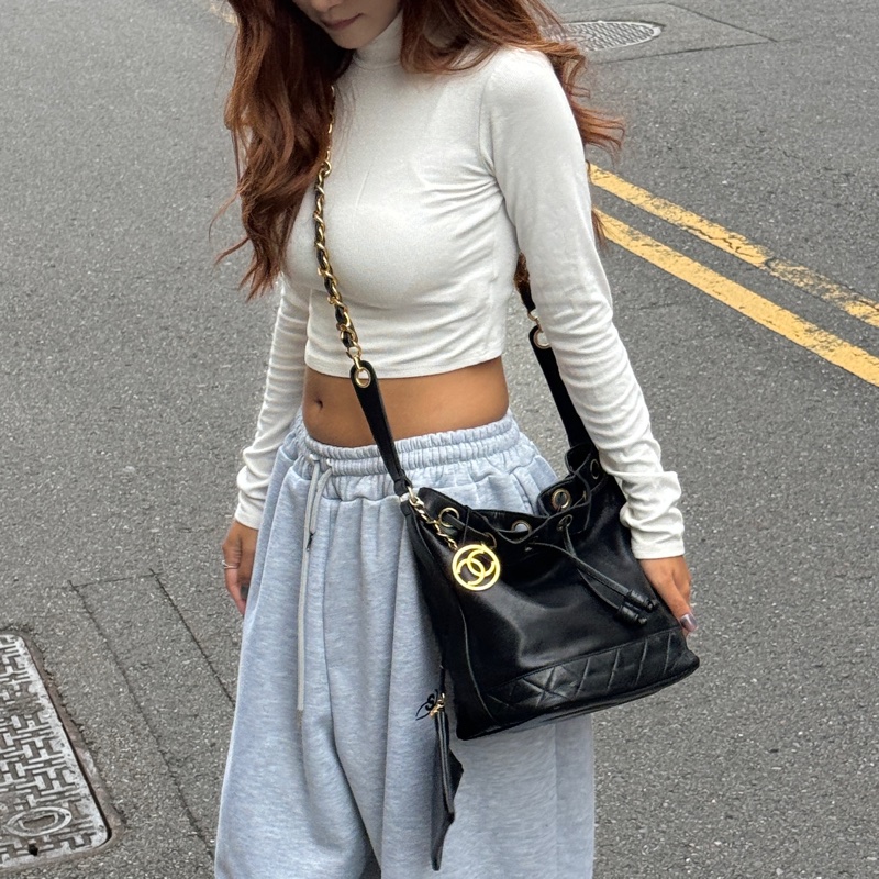 【極新🎁】 Chanel 黑金羊皮 水桶包 （專櫃223,000）-2