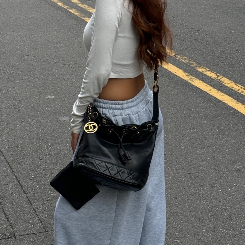 【極新🎁】 Chanel 黑金羊皮 水桶包 （專櫃223,000）-24