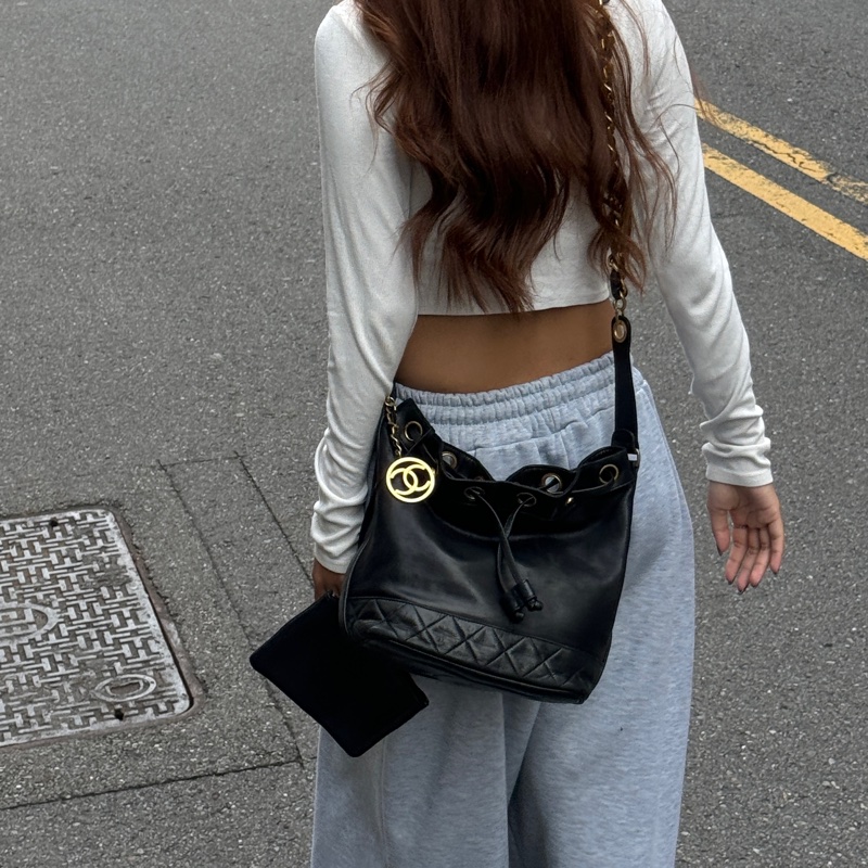 【極新🎁】 Chanel 黑金羊皮 水桶包 （專櫃223,000）-25