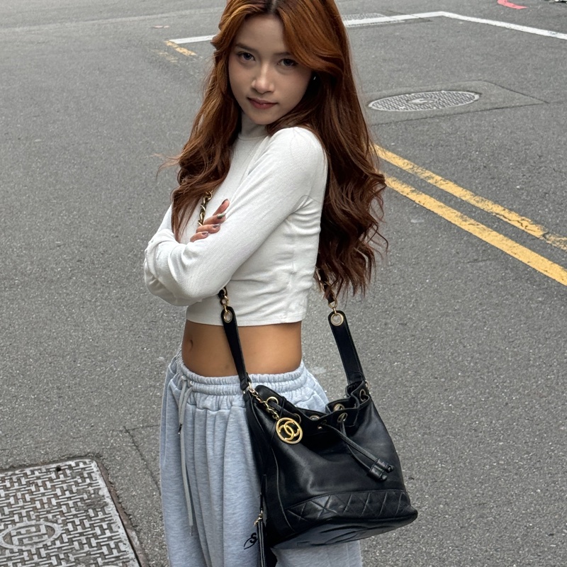 【極新🎁】 Chanel 黑金羊皮 水桶包 （專櫃223,000）-27