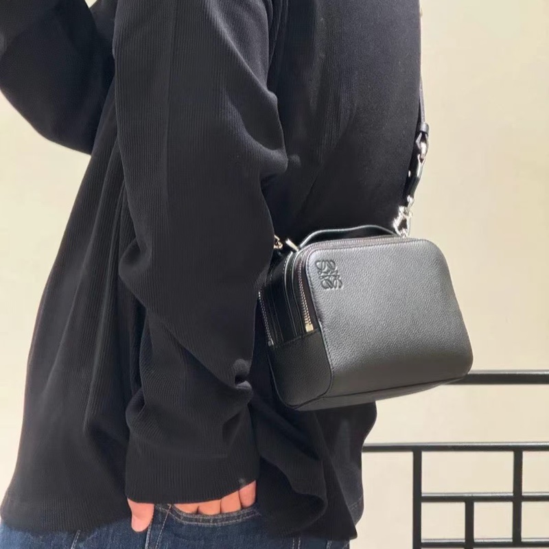 Loewe 相機 斜背包-5