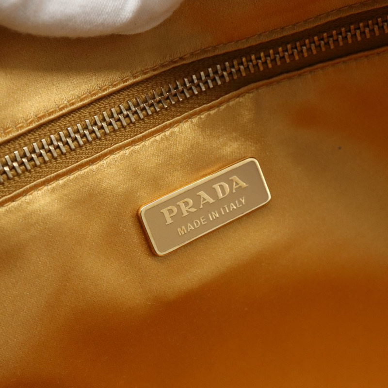 【日本直送】PRADA 手提包 Safiano 皮革 米色 金色 正品 176972A-21