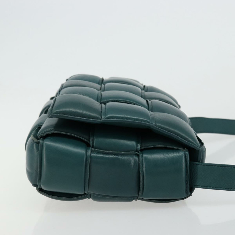 【日本直送】BOTTEGA VENETA MAXI INTRECCIATO 加墊盒式包皮革綠色正品 ka4105SAV-2