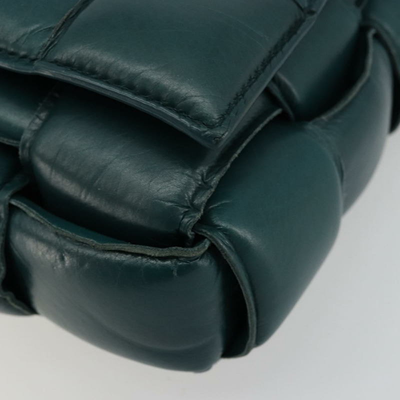 【日本直送】BOTTEGA VENETA MAXI INTRECCIATO 加墊盒式包皮革綠色正品 ka4105SAV-8