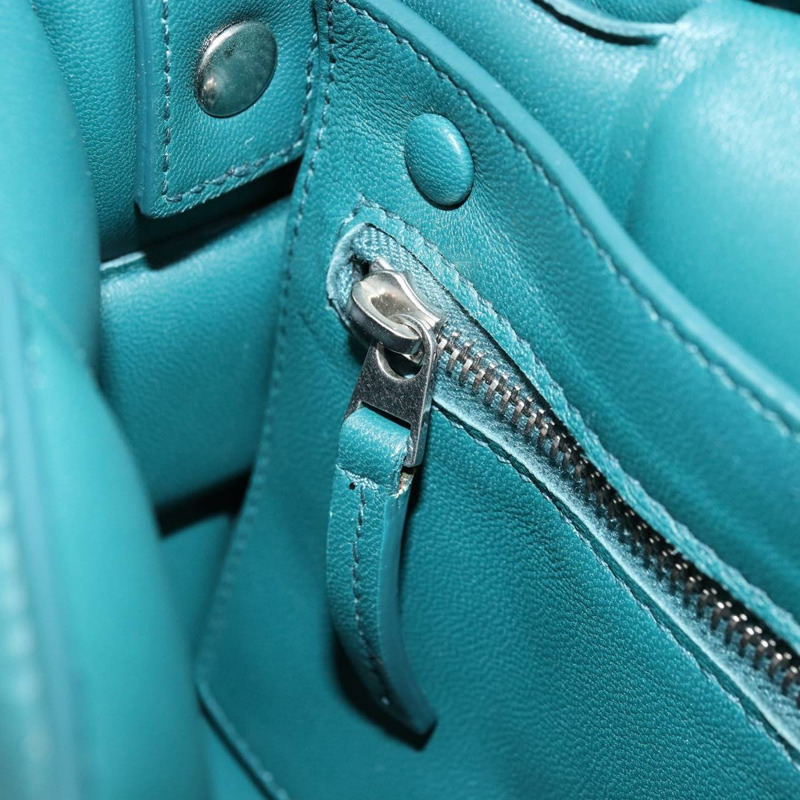 【日本直送】BOTTEGA VENETA MAXI INTRECCIATO 加墊盒式包皮革綠色正品 ka4105SAV-19