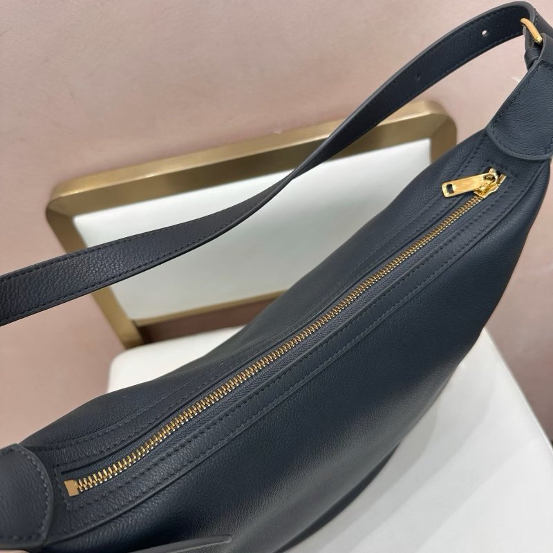CELINE HeloiseTriomphe 岩石灰全皮肩背腋下包 27*27cm 98新配件塵袋-2