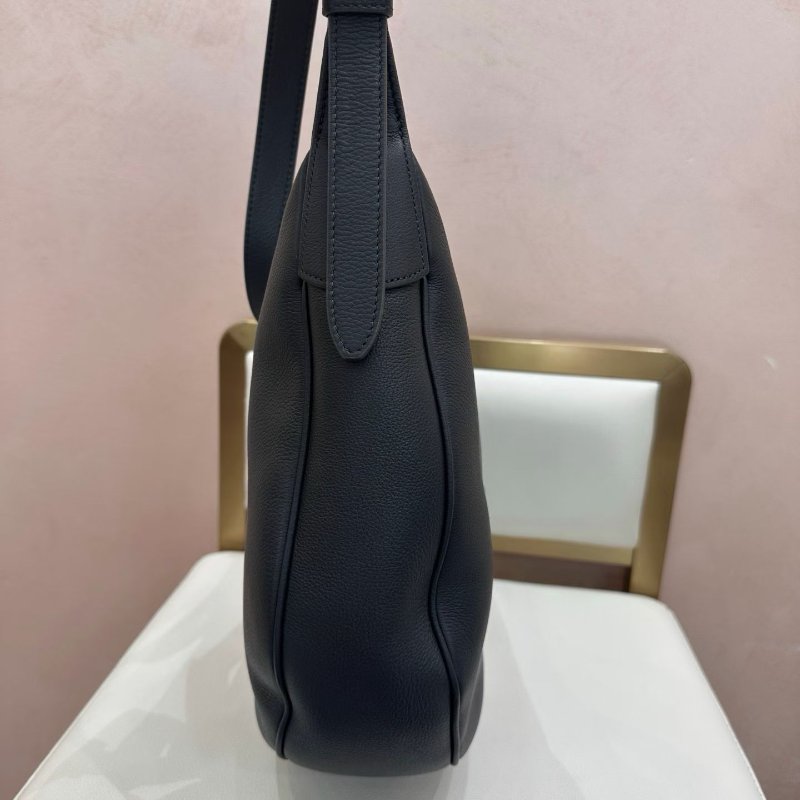 CELINE HeloiseTriomphe 岩石灰全皮肩背腋下包 27*27cm 98新配件塵袋-3
