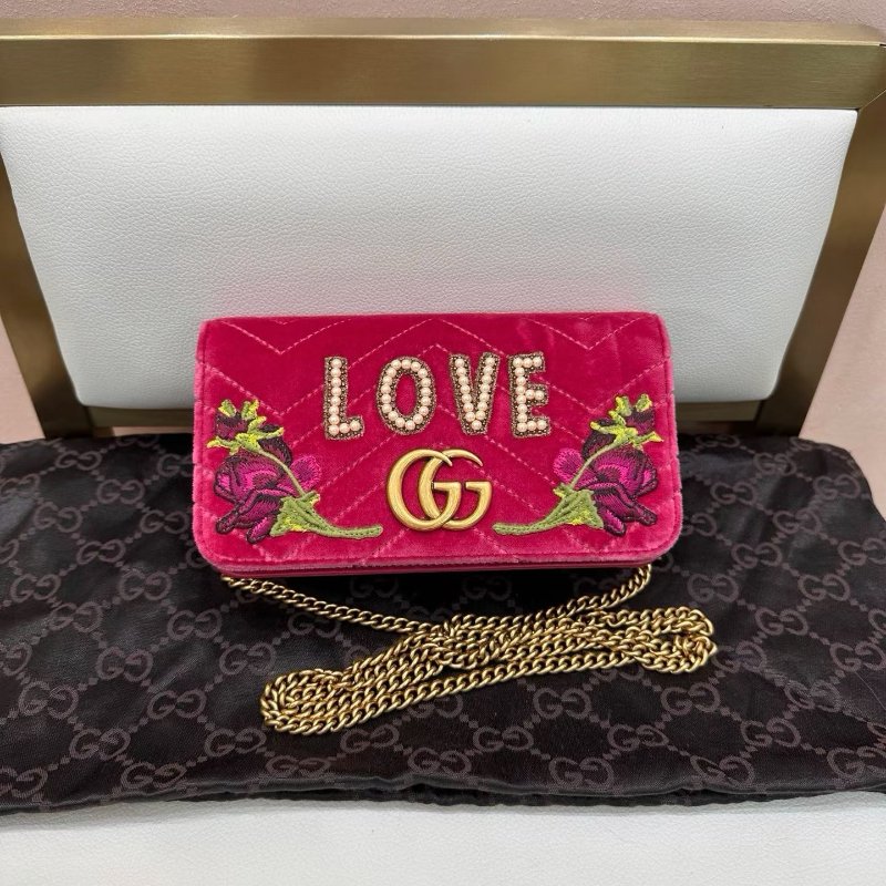 ️Gucci 玫紅色絲絨刺繡馬蒙woc 鏈條肩背包18*10  98新配件塵袋-1