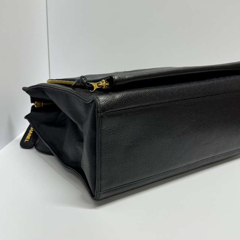 【極新CHANEL🎁】 Chanel 黑金荔枝牛皮 肩背托特包 （專櫃265,000）-11