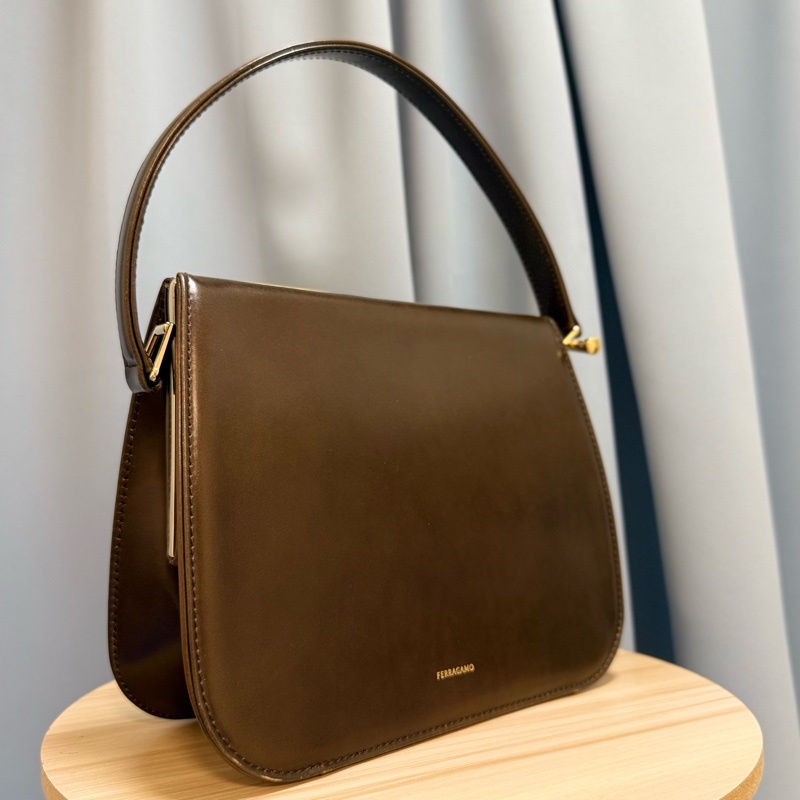 FERRAGAMO NEW FRAME S medium brown 手提-8