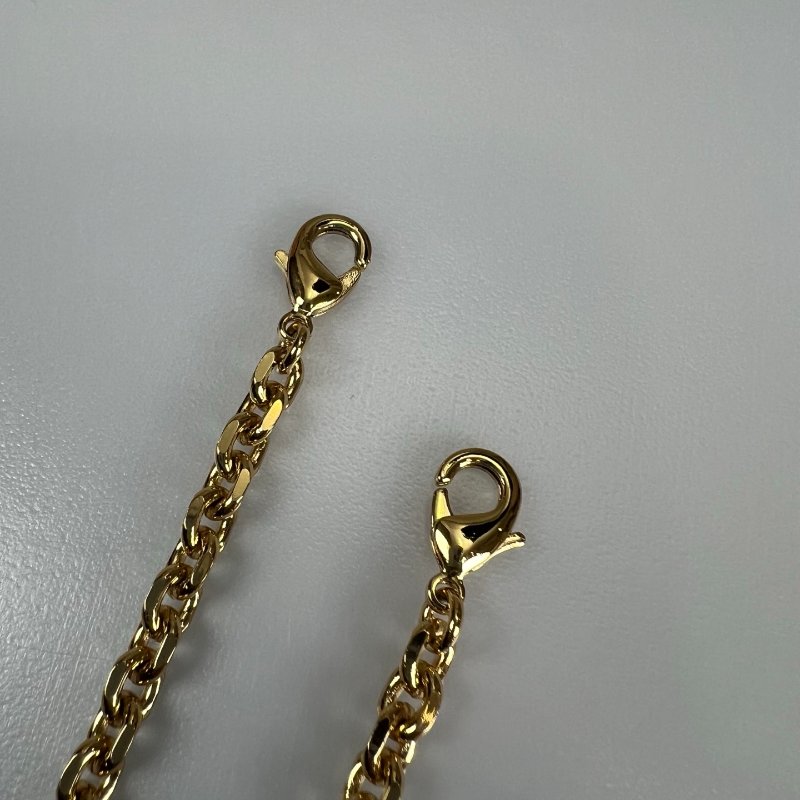 FENDI  粉皮革壓紋WOC鍊包-11