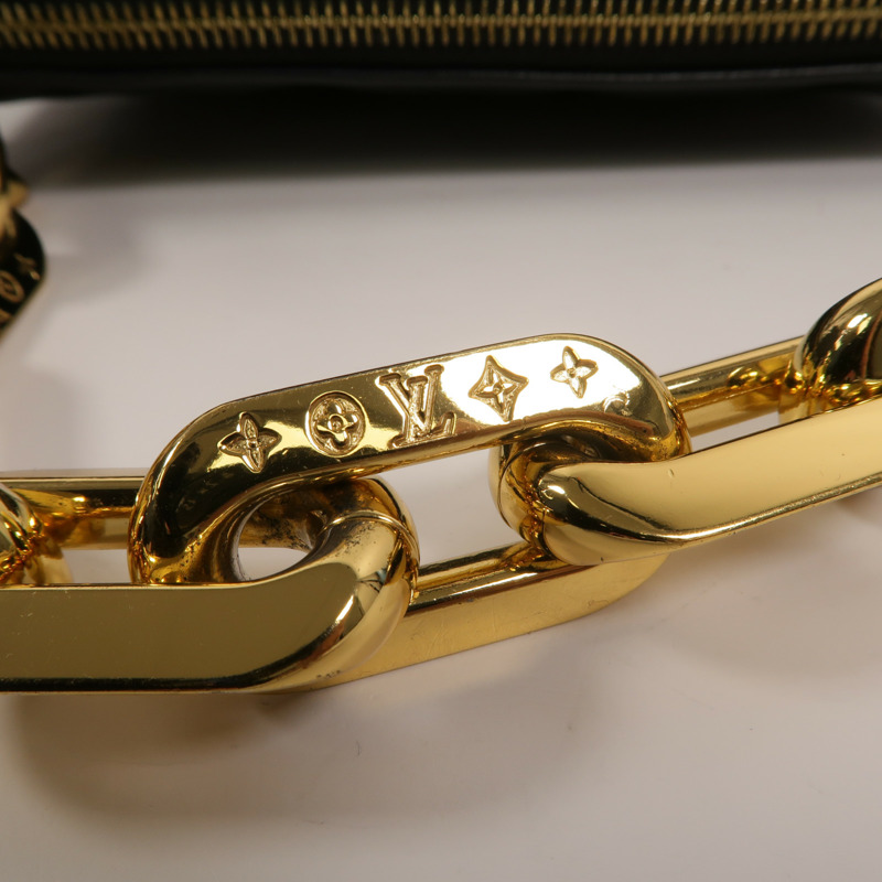 LOUIS VUITTON Monogram Embossed Coussin BB金扣鏈帶手挽肩背兩用袋-12