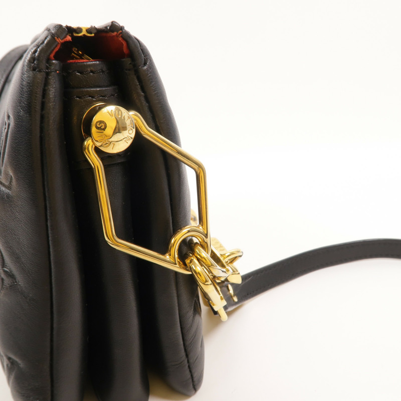LOUIS VUITTON Monogram Embossed Coussin BB金扣鏈帶手挽肩背兩用袋-13