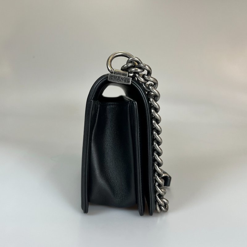 CHANEL BOY25 羊皮黑 保卡款29開-3
