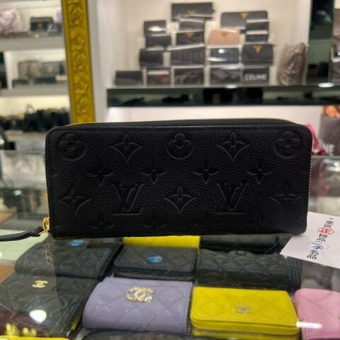 東區正精品㊣LOUIS VUITTON LV M60171 黑色全皮壓紋金釦ㄇ字拉鍊窄版長夾 RZ6420