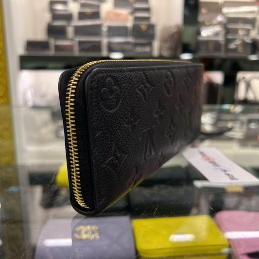東區正精品㊣LOUIS VUITTON LV M60171 黑色全皮壓紋金釦ㄇ字拉鍊窄版長夾 RZ6420-4