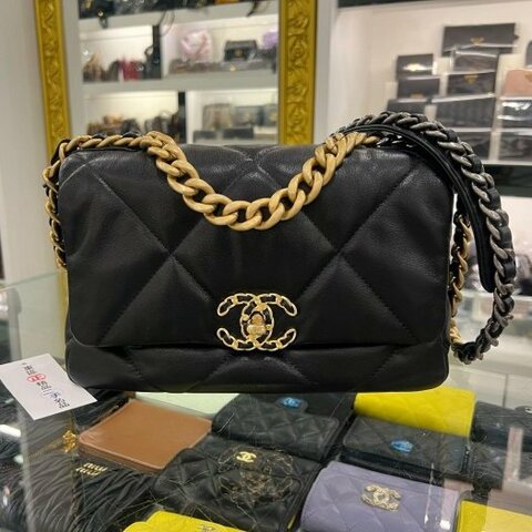 東區正精品㊣CHANEL 19 AS1160香奈兒黑色大菱格紋小羊皮金銀鍊肩背包手提包小號 26CM RZ6421