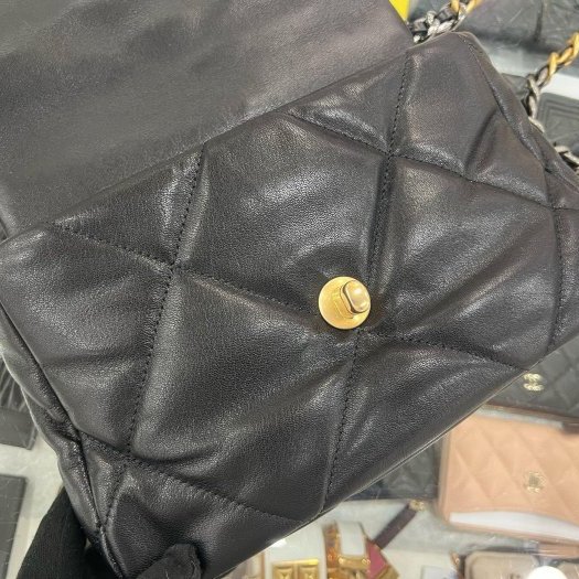 東區正精品㊣CHANEL 19 AS1160香奈兒黑色大菱格紋小羊皮金銀鍊肩背包手提包小號 26CM RZ6421-4