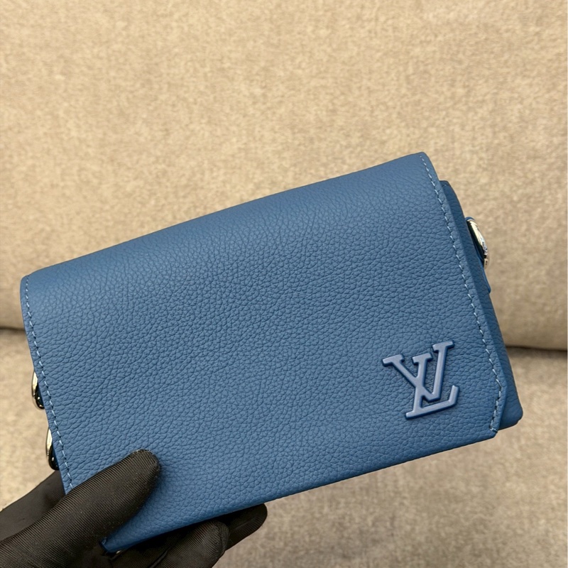 LV藏藍Fastline側背包-3