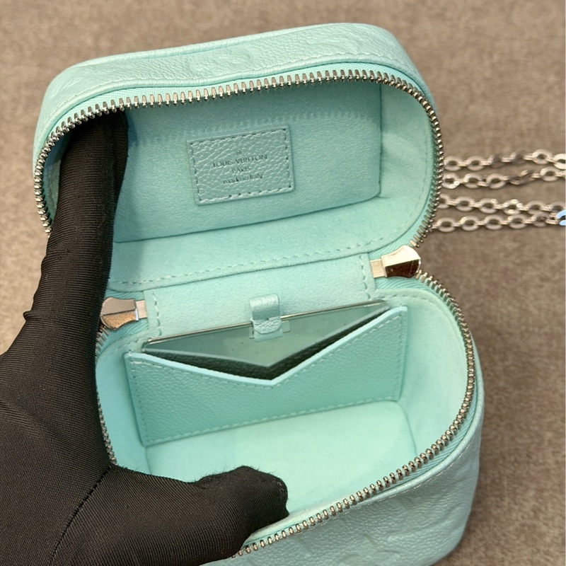 LV珠光薄荷化妝鏈條包-6