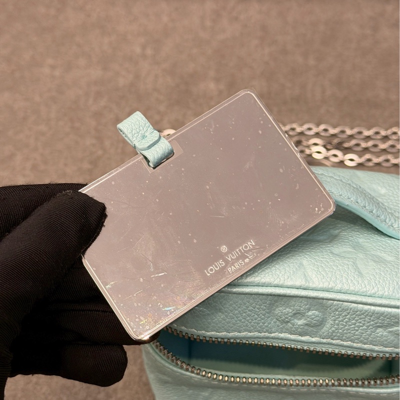 LV珠光薄荷化妝鏈條包-9